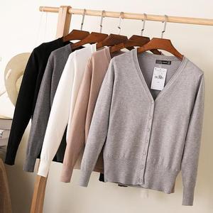Abrigo Tipo Cárdigan de Punto para Mujer en Color Sólido Otoño Invierno Casual con Cuello en V Manga Larga Suéter de Ganchillo Abrigo Tops Femeninos - Product Image 3