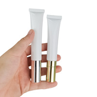 Tubes de gloss à lèvres personnalisables avec logo, emballage cosmétique blanc, 10ml 15ml 20ml 30ml, applicateur métallique vide, tube en plastique compressible pour baume à lèvres