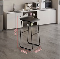 Table de bar moderne en pierre frittée avec tabourets de bar en métal à base cannelée, mobilier de bar à petit-déjeuner pour cuisine, café, logo personnalisé