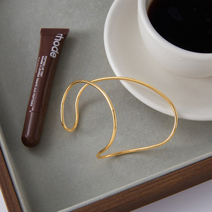 Eesi Phụ Nữ Đồ Trang Sức Độc Đáo Không Thường Xuyên Thiết Kế Thời Trang <span class=keywords><strong>Bangle</strong></span> Không Thấm Nước Thép Không Gỉ 18K PVD Mạ Vàng Hollow Cuff Bangles - Product Image 4