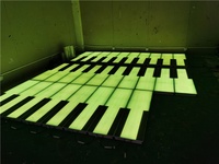Piste de danse interactive LED extérieure commerciale en forme de piano, lumières de projection musicales changeantes de couleur, verre trempé, indice de protection IP65