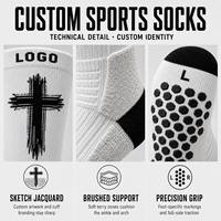 Chaussettes de sport personnalisées en jacquard brodé avec motif croisé, chaussettes de football antidérapantes pour hommes, chaussettes tricotées à hauteur mi-mollet