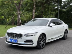 Berline de luxe haut de gamme S90 B5 édition Zhiyuan 2022, moteur turbocompressé 2.0T 250 ch, intérieur en cuir haut de gamme, sécurité avancée - Product Image 1