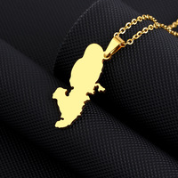 Acier inoxydable 18K PVD Français Martinique Carte Brillant et Creux Pendentif Collier pour Femmes Hommes Collier Cadeaux