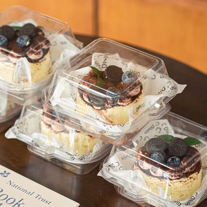 Caja de postre de plástico desechable transparente para pastel Tiramisú Piezas cortadas Rollo de queso con bandeja de papel inglés - Product Image 4