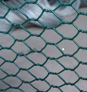 Factory Supply PVC Coated Woven Hexagonal Wire Netting, <b>Plastic</b> Coated Chicken Wire <b>Mesh</b> for Farm & Garden Protection - Product Image 2