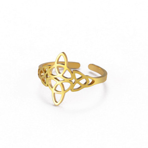 Bague de protection tendance JinSpark 'Mystic Knot' en acier inoxydable plaqué or 18 carats, motif nœud celtique de <span class=keywords><strong>sorcière</strong></span>, pour fiançailles et mariage - Product Image 1