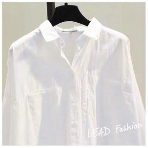 Camicetta da donna a maniche lunghe, monopetto, con colletto a risvolto, tinta unita bianca, vestibilità ampia, stile casual per la <span class=keywords><strong>mezza</strong></span> <span class=keywords><strong>stagione</strong></span> - Product Image 2