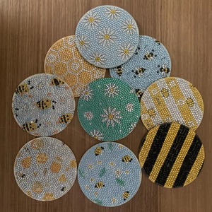 Posavasos con Cuentas, Posavasos Coloridos con Cuentas de Colores y Diseños Florales y de Abejas, Decoración de Mesa para el Hogar, Bar y Regalos - Product Image 2