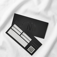 Porte-carte-cadeau de luxe en carton noir, enveloppe avec impression UV sélective, emballage pour carte de membre de salon de beauté