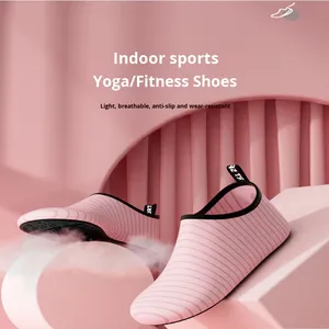 हल्के गैर-पर्ची इनडोर फिटनेस योग और एरोबिक्स नृत्य जूते नरम सोल्स व्यापक प्रशिक्षण और समुद्र तट उपयोग - Product Image 2