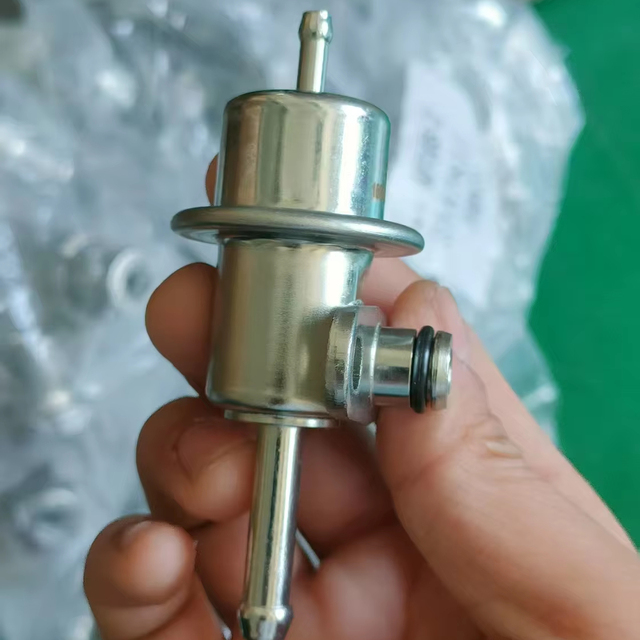 OEM 15160-77E00 Fuel Pressure Regulator PR4013