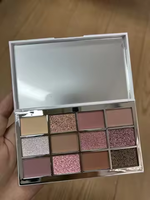 Palet Eyeshadow Smoky Eye 12 Warna Baru yang Populer dengan Logo Pribadi dan Kemasan Plastik Mewah Kosmetik Riasan Pesta Vegan.