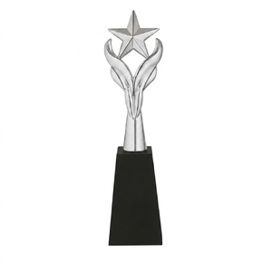 Trophée Étoile avec Base Gravée Modèle 750 en Métal Coulé sous Pression Finition Polie Portable Thème Compétitif pour Sports et Jeux - Product Image 1