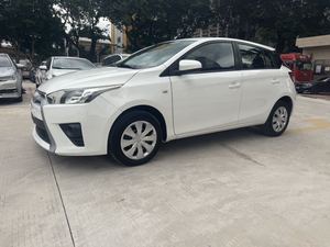 Good <strong>Price</strong> <strong>2015</strong> White <strong>Toyota</strong> <strong>Yaris</strong> L <strong>Used</strong> Compact Family Hatchback Car for Sale - Product Image 3