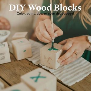Cubes en bois massif non finis, blocs carrés naturels vierges pour la décoration de baby shower, la création de puzzles DIY et les tampons - Product Image 2