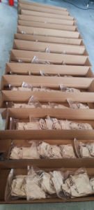 Pare-soleil manuel pour les fenêtres latérales des fourgonnettes, SUV et voitures, kit complet avec rails de montage, bloque la lumière du soleil et la chaleur, installation facile - Product Image 6