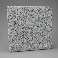 Dalles de granit polies modernes gris-blanc naturel, écologiques et durables, découpées sur mesure, vente directe fabricant pour aéroports