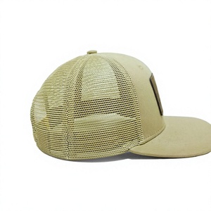 Casquette de camionneur pour adulte à 6 panneaux avec patch en cuir personnalisé et dos en maille confortable, idéale pour les activités de plein air et le style décontracté, fabriquée dans une usine au Vietnam - Product Image 5