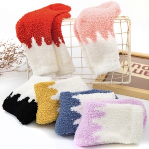 Chaussettes d'<span class=keywords><strong>hiver</strong></span> en laine imprimées de neige pour femmes et filles Chaussettes en peluche décontractées pour un usage quotidien - Product Image 3