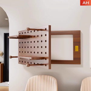 Estante de pared moderno minimalista con ganchos y estantes para organizar llaves, cables y artículos pequeños. - Product Image 2