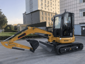 Mini Excavadora Amarilla de 3.5 Toneladas con Giro Cero, Compacta y Hidráulica, al Mejor Precio - Product Image 1