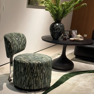 Sillón de Barbería, Mueble de Salón, Asiento de Cuero Sintético, Base de Acero Inoxidable, Rotación de 360 Grados, Diseño Moderno - Product Image 1
