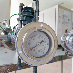 Đồng hồ đo áp suất thủy lực bằng thép không gỉ có mặt bích vào phía sau - Product Image 5