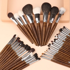 แปรงแต่งหน้าวีแกนคุณภาพสูง 40 ชิ้น รุ่น MUF ด้ามไม้ หัวแปรงอะลูมิเนียม ขายส่งจากโรงงาน ลดราคาพิเศษ - Product Image 1