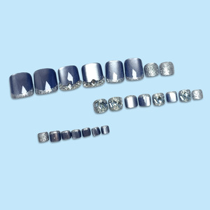 Qianya 24pcs <span class=keywords><strong>Marine</strong></span> Blue Cat Eye Toe Press on Nails avec Diamond Decor - Premium Sparkling Pedicure <span class=keywords><strong>Nail</strong></span> <span class=keywords><strong>Art</strong></span> Sets Wholesale - Product Image 3