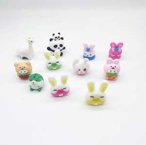 Vendita calda fai da te penna con perline multistile unicorno personalizzato in PVC 3D cartoni animati ciondoli focali penna Topper giocattolo Capsule di plastica artigianato - Product Image 2