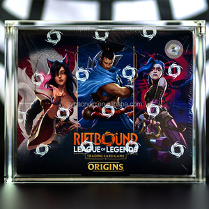 Boîte de présentation en acrylique personnalisée SYP pour booster box League of Legends Riftbound, compatible avec les versions chinoises Spiritforged, avec couvercle magnétique en acrylique. - Product Image 1