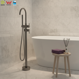 Grifo de bañera independiente Watermark 304SS color bronce con <span class=keywords><strong>ducha</strong></span> de mano - Product Image 1