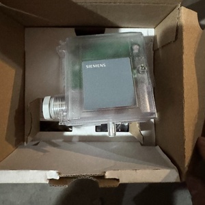 QBM3020-1U <strong>QBM</strong> Series 13.5-33V 0-10V -50-50kPa IP54 Air Differential Pressure Sensor PLC - Product Image 1