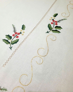 Nappe de Noël en coton blanc brodée de houx et de nœuds rouges, avec ourlet festonné, pour la maison, l'hôtel, le restaurant et les fêtes - Vente en gros - Product Image 6