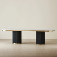 Meubles de cuisine intérieurs de luxe, table à manger rectangulaire incurvée noire avec plateau en marbre blanc