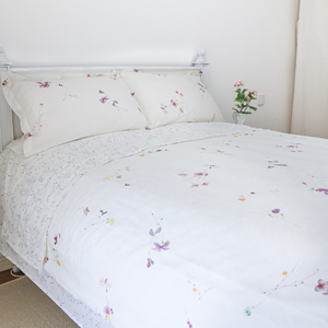 <span class=keywords><strong>Parure</strong></span> <span class=keywords><strong>de</strong></span> Lit Imprimée Réversible en Coton Percale avec Housse <span class=keywords><strong>de</strong></span> <span class=keywords><strong>Couette</strong></span>, Drap Plat et Taies d'Oreiller - Product Image 1