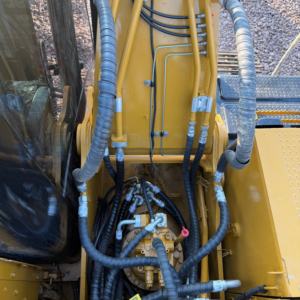 Excavatrice Caterpillar 320D d'occasion, 32 tonnes, grande capacité, avec pompe à engrenages, éprouvée pour le développement agricole et les infrastructures rurales, modèle 2024, 1m - Product Image 6