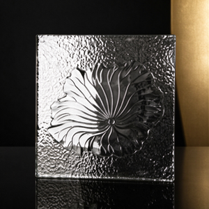Blocco di Vetro Decorativo Quadrato 450x450x18mm con Motivo Floreale 3D, Mattone di Vetro Texturizzato per Partizioni Interne di Hotel e Decorazioni per la Casa - Product Image 3