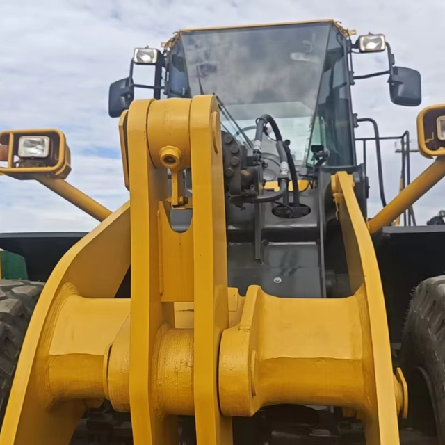 Used Komatsu WA500 Wheel Loader 30 Ton 2020 Low Hours Original Paint Well Maintained Powerful Engine Stable Performance Durable
