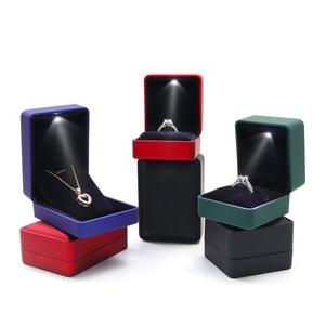 Scatola di gioielli con fornitura diretta di fabbrica ultima scatola di anello di fidanzamento nero con Logo personalizzato a Led - Product Image 3