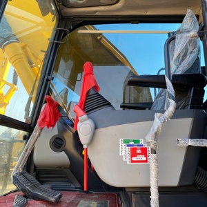 รถขุดไฮดรอลิกแบบตีนตะขาบ Komatsu PC210LC มือสอง สภาพเหมือนใหม่ น้ำหนัก 21 ตัน นำเข้าจากญี่ปุ่น สำหรับงานก่อสร้าง - Product Image 1
