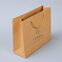 Sac de transport en kraft texturé élégant de qualité supérieure, imprimé offset, pour les boutiques de mode et les marques de cosmétiques
