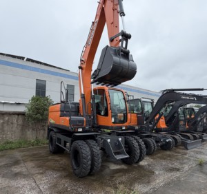 รถขุดล้อยางรุ่นใหม่ Develon DX150WE DX150 พร้อมเครื่องยนต์นำเข้า น้ำหนัก 15 ตัน รถขุด Develon DX150 DX150WE พร้อมยางคุณภาพดี - Product Image 2