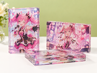 Breloques shaker personnalisées en acrylique transparent imprimées recto-verso avec des personnages d'anime pour souvenirs sur le thème de l'anime.