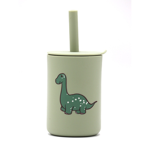 Gobelet d'apprentissage en silicone sans BPA, anti-fuite, motif dinosaure vert sauge pour bébé de 6 mois et plus - Product Image 2