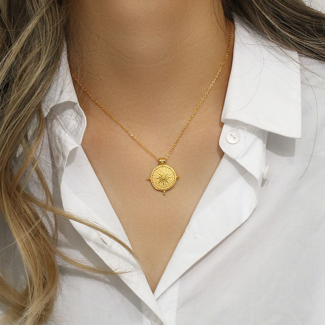 Vintage Engraved Round Sun Pendant Necklaces Classic Waterproof 18K Gold Plated Stainless Steel Frosted Texture Coin Necklaces
