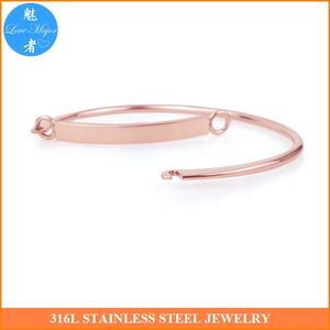 <span class=keywords><strong>Bracciale</strong></span> <span class=keywords><strong>Rigido</strong></span> in Acciaio Inossidabile Inciso con Placcatura in <span class=keywords><strong>Oro</strong></span> <span class=keywords><strong>Rosa</strong></span>, Gioiello di Moda per Donne - Product Image 6