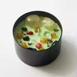 Bougie parfumée en cire de soja avec logo personnalisé, boîte en étain noire de luxe, fleurs séchées, cristal de quartz - Product Image 5