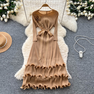 Vestidos de mujer elegantes Diseñador 3D Floral Tie Cintura <span class=keywords><strong>Issey</strong></span> Miyake Vestido plisado Estilo de mujer Vestido largo plisado - Product Image 5